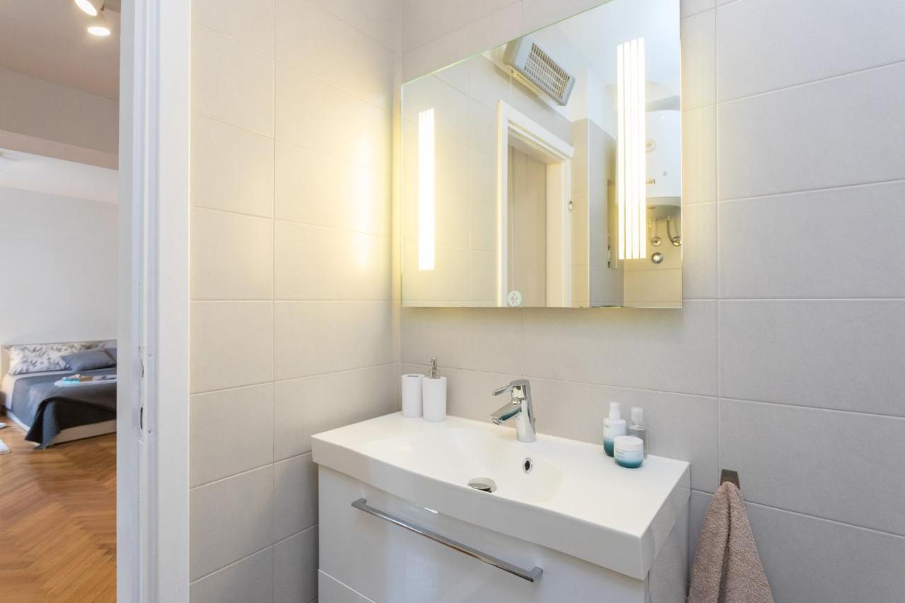 Apartment Luxury Bonbon Next To Banje And Old Town, Great Location *