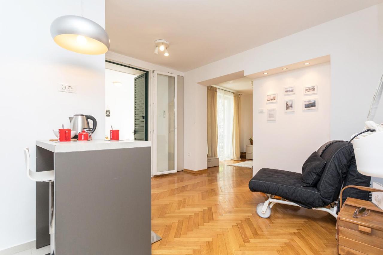Apartment Luxury Bonbon Next To Banje And Old Town, Great Location *